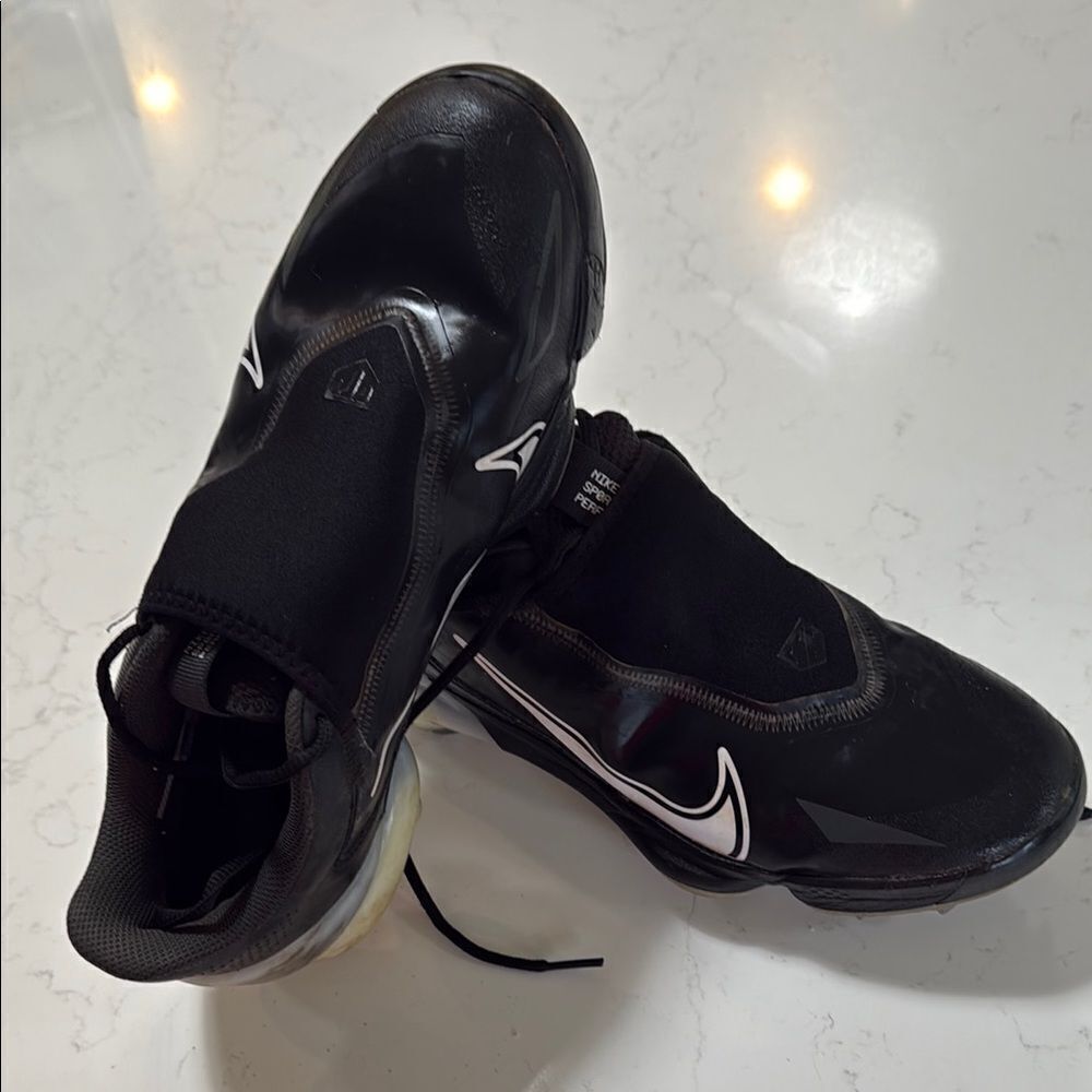 Nike Trout Baseball Metal Cleats.  Size 8.  EUC.  Lightly worn.